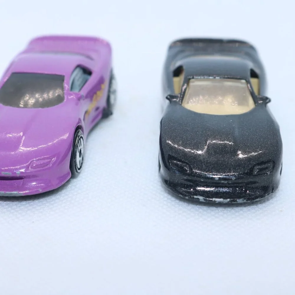 Hot Wheels lot of 2 Camaros 1:64 scale
